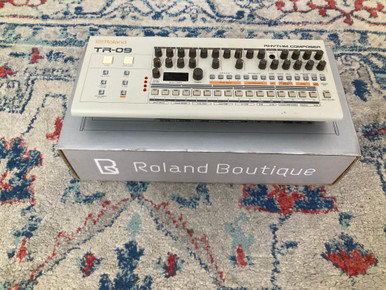 Roland TR-09 リズムコンポーザー　rolandboutique リズム・コンポーザーTR-909をACBにより再現した Roland Boutique TR