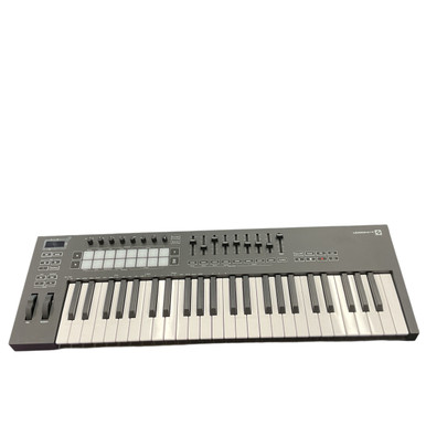 Used Novation LAUNCHKEY 49 MKIII 49-Key Controller 49-Key