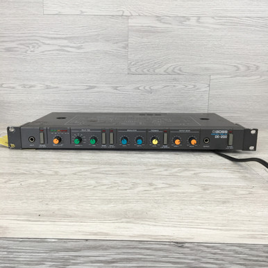 Used Boss DE-200 DIGITAL DELAY Rackmount Guitar Effect