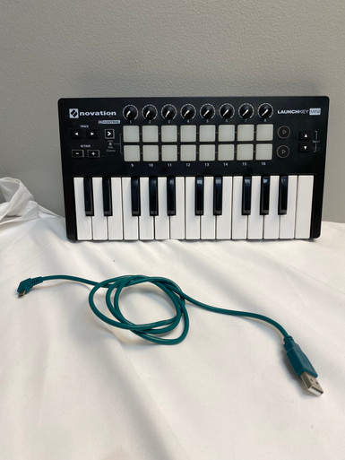 Used Novation LAUNCHKEY MINI MKII Compact Controller Compact