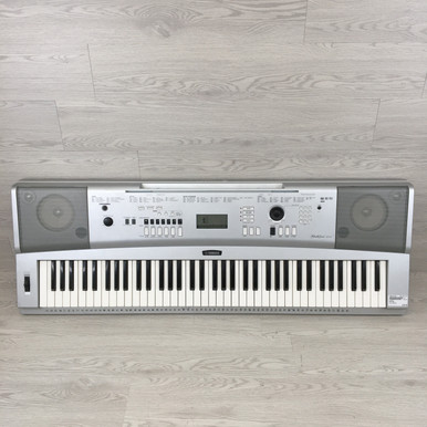 YAMAHA NP-30 電子ピアノ 76鍵盤 PortableGrand Yamaha NP-30 | Sweetwater