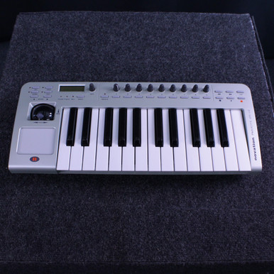 Used Novation REMOTE 25LE MIDI KEYBOARD 25-Key Controller 25-Key