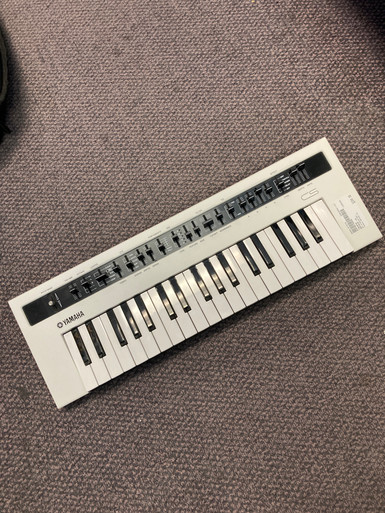 Used Yamaha REFACE CS 25-Key Synthesizer 25-Key