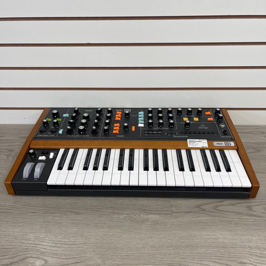 Used Behringer POLY D 49-Key Synthesizer 49-Key