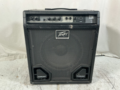 Used Peavey MAX 112 BASS AMP 1 x 12 Solid State Amplifier 1 x 12