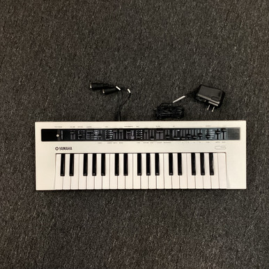 Used Yamaha REFACE CS Compact Synthesizer Compact