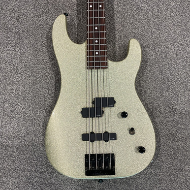 値下げしました シャーベル Charvel Used 1980S CHARVEL 575 DELUXE Bass Guitar