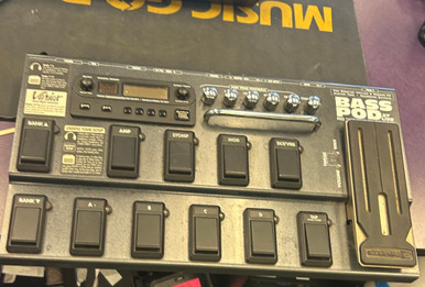 Used Line 6 BASS POD XT LIVE Guitar Effect