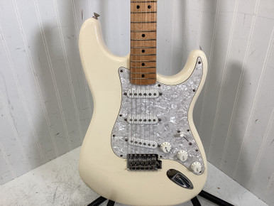 Used Fender 1998 MIM STRAT W/HDSHL S Type Electric Guitar White 6