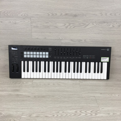 Used Novation LAUNCHKEY 49 MK3 49-Key Controller 49-Key