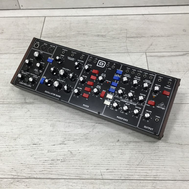 Used Behringer MODEL D ANALOG SYNTHESIZER Rackmount Synthesizer