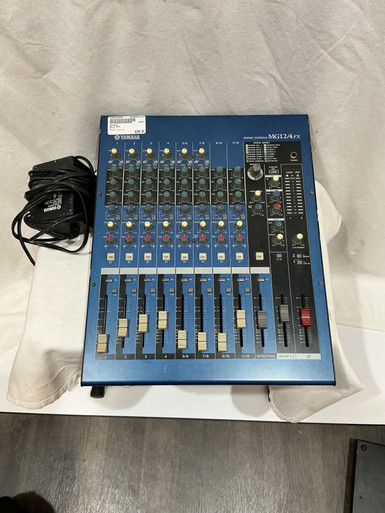 Used Yamaha MG12/4FX Mixing Console