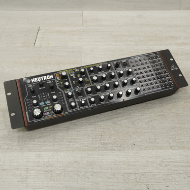 希少 Behringer NEUTRON ブラックスキン Used Behringer Neutron Modular Synthesizer Rackmount