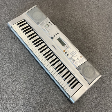 Used YAMAHA PSR-E303 Keyboard