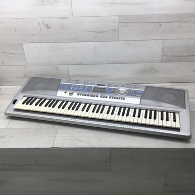 Used Yamaha DGX-200 76-KEY PORTABLE GRAND 76-Key Keyboard 76-key