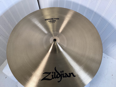 Used Zildjian 17 IN MEDIUM THIN CRASH Crash Cymbal 17 Used Zildjian 17 IN MEDIUM THIN CRASH Crash Cymbal 17