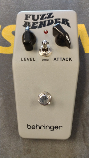 Used Behringer FUZZ BENDER Fuzz Pedal