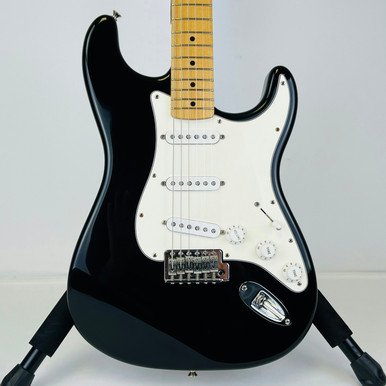 Fender Mexico Stratocaster ブラック Fender Mexico Stratocaster BLK Maple - Geek IN Box
