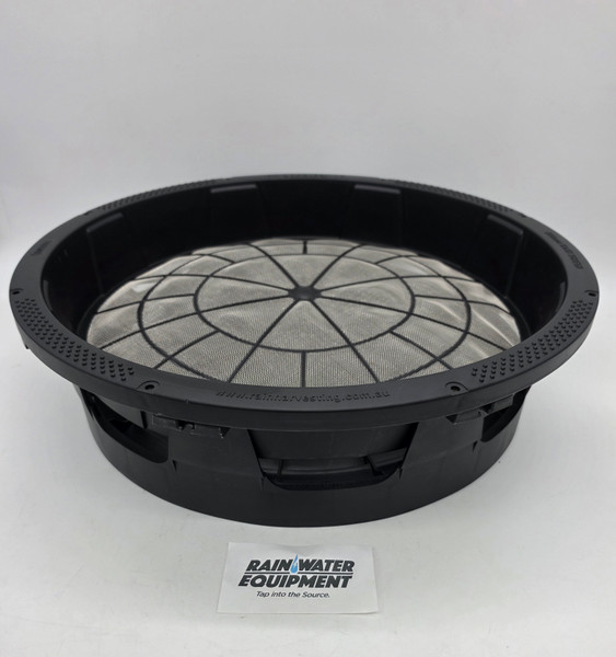 20" Solar Screen (TATS02) shown with filter basket (TASS26)