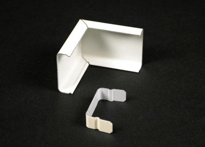 Wiremold V2018C 2000 External Elbow Cover Fitting in Ivory