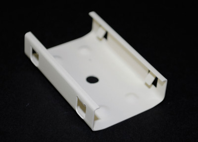 Wiremold V2003 Supporting Clip Fitting in Ivory