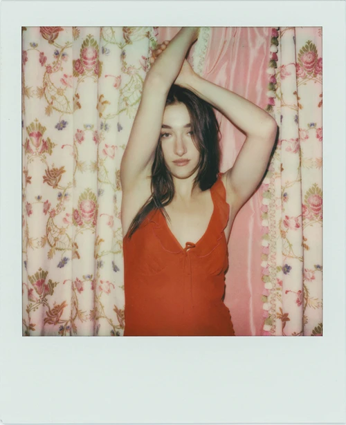 The Gemma - Réal Red, model shot