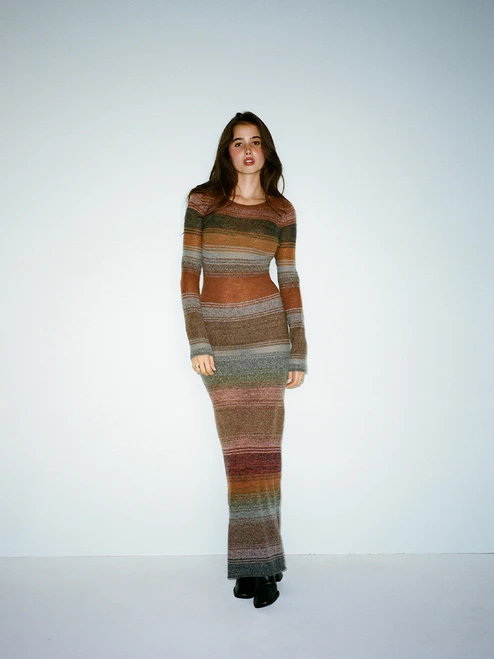 The Daphne - Dune Stripe, model shot