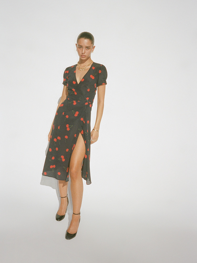 The Teale Wild Cherry Wrap Midi Dress | Réalisation Par