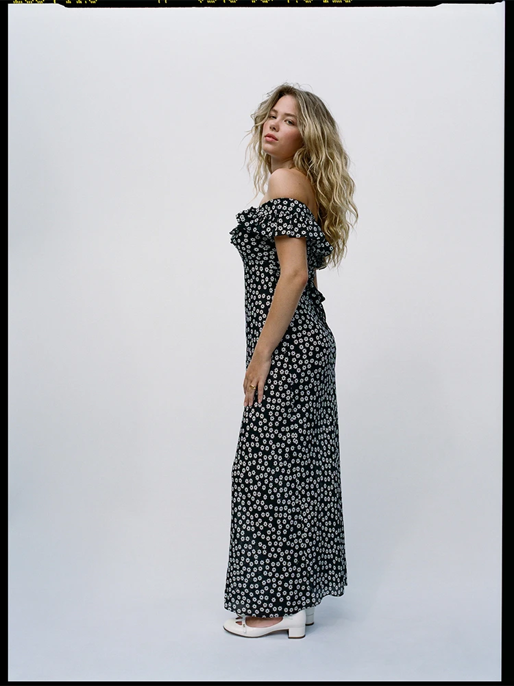 The Minnie - Dance, model shot