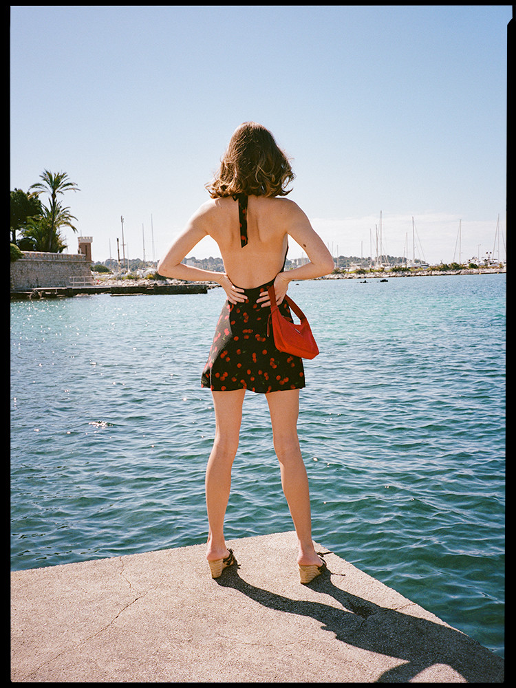 Leila Chérie | Cherry Print Halter Mini Dress | Réalisation Par