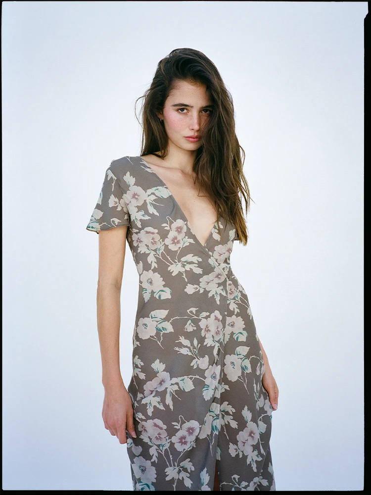 The Salomé - Hibiscus, model shot