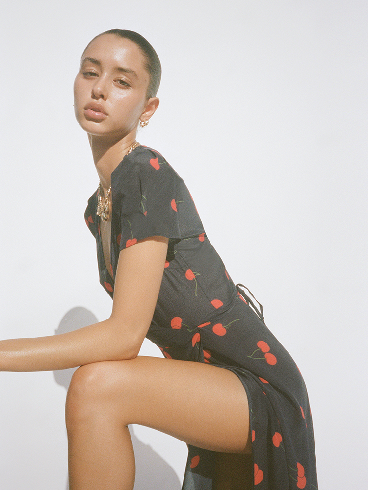 【Realisation Par】フローラルプリントミディドレス The Teale Wild Cherry Wrap Midi Dress | Réalisation Par