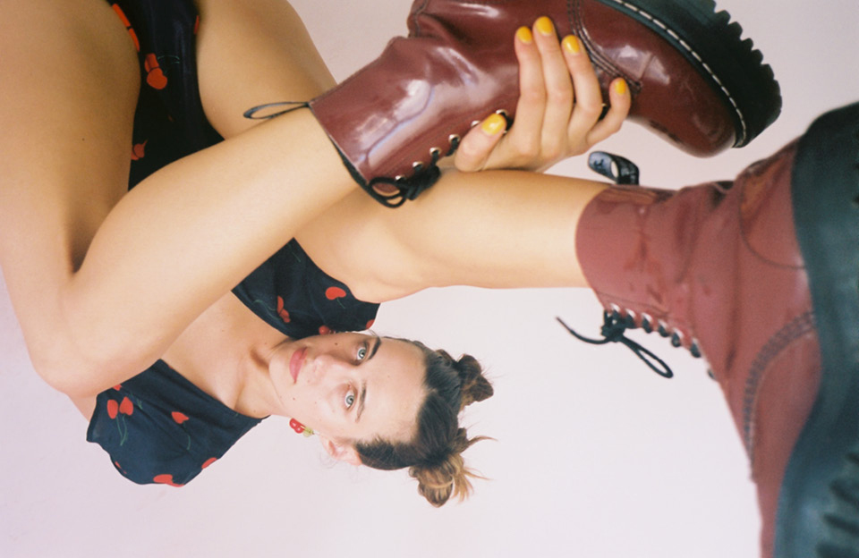 The Teale Wild Cherry Wrap Midi Dress | Réalisation Par