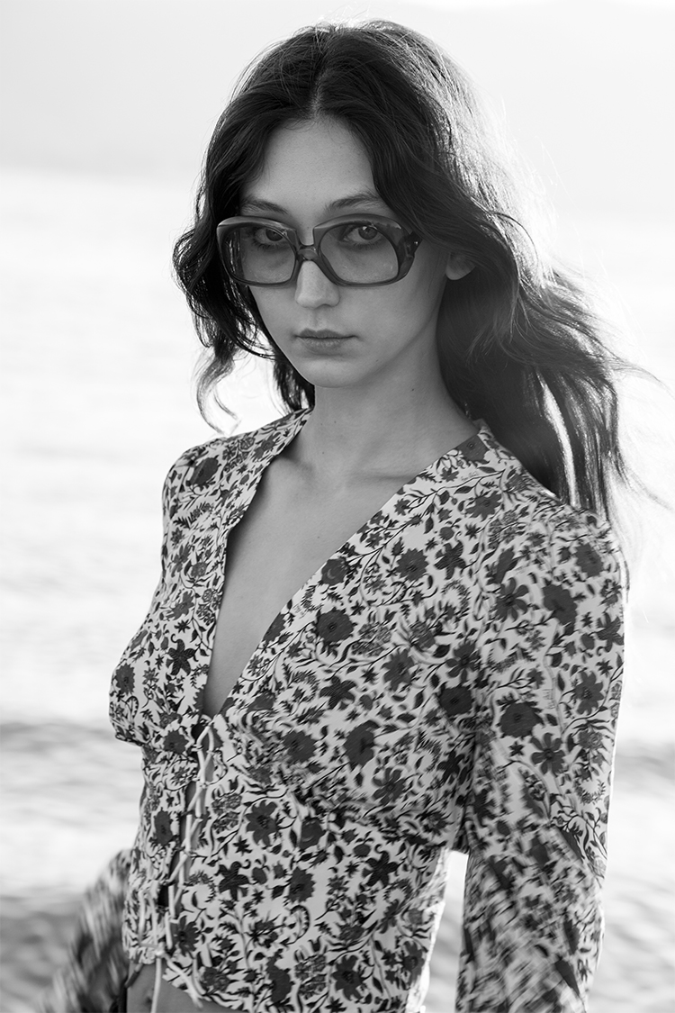 The Bennie - White Batik Floral The Bennie - White Batik Floral