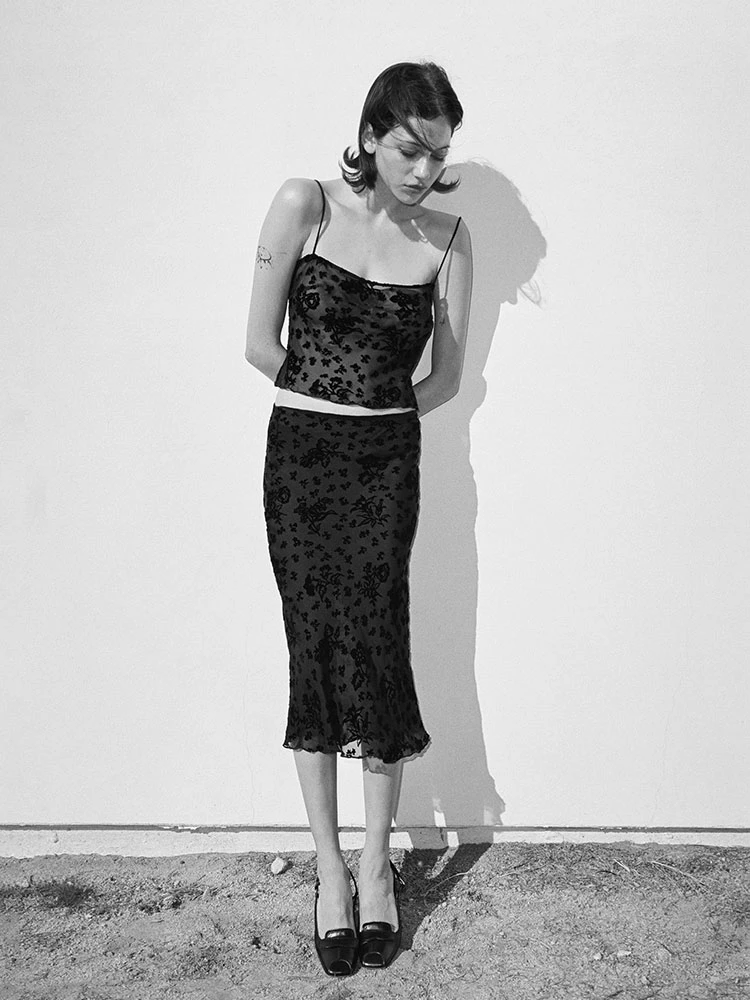 The Bea - Cosmos Devoré, model shot