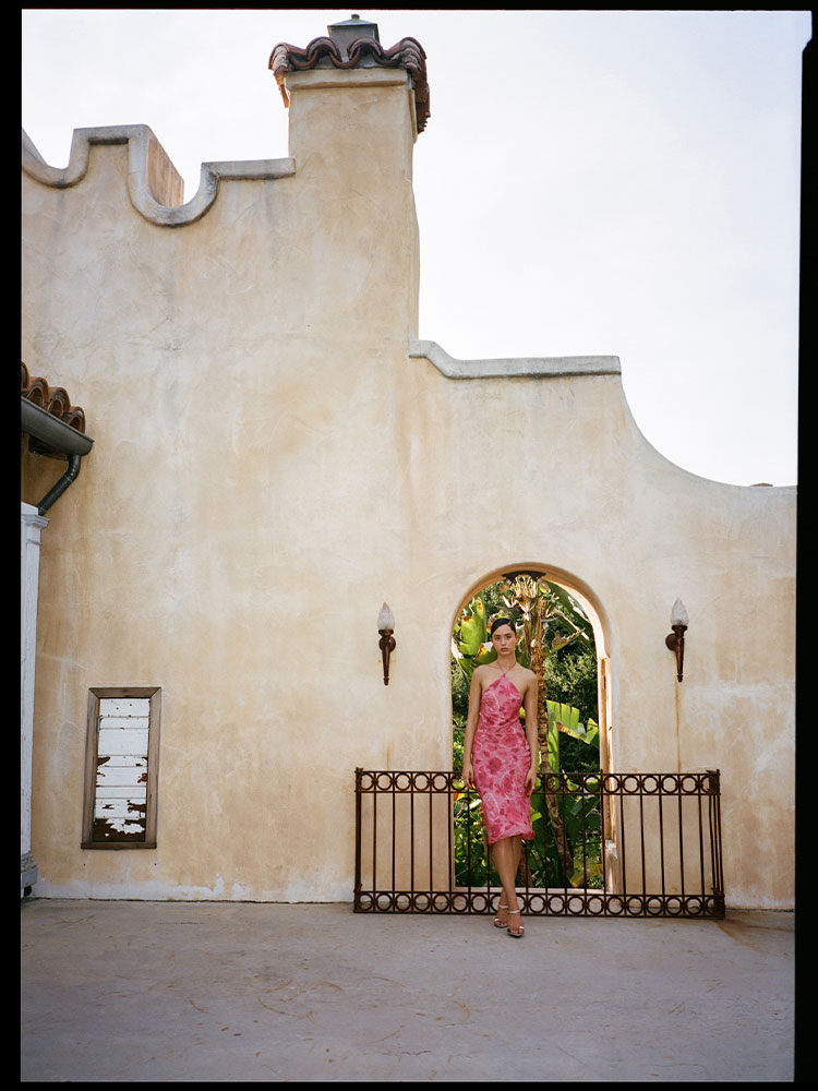 【Realisation Par】フローラルプリントミディドレス Electra Crush | Pink halter floral midi dress | Réalisation