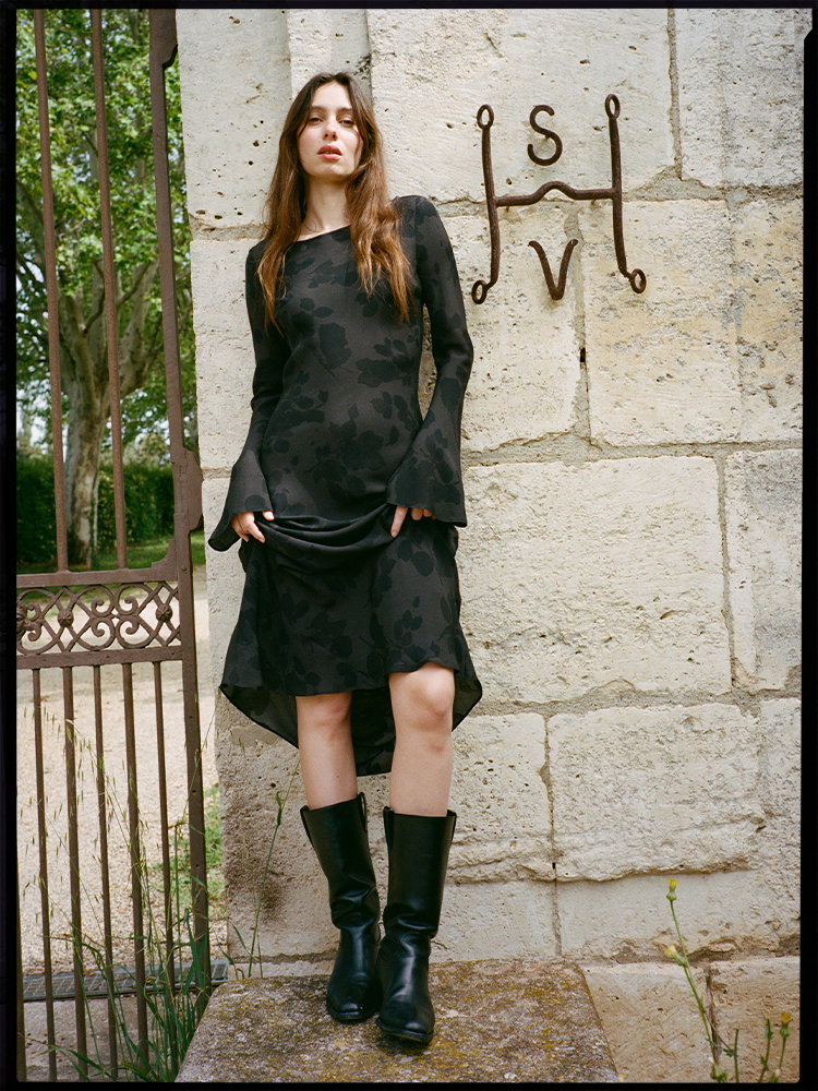 The Gia - Midnight Rose The Gia - Midnight Rose