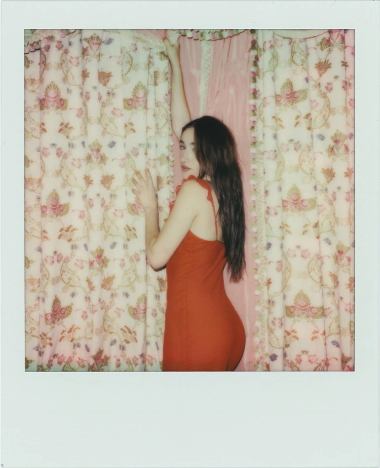 The Gemma - Réal Red, model shot