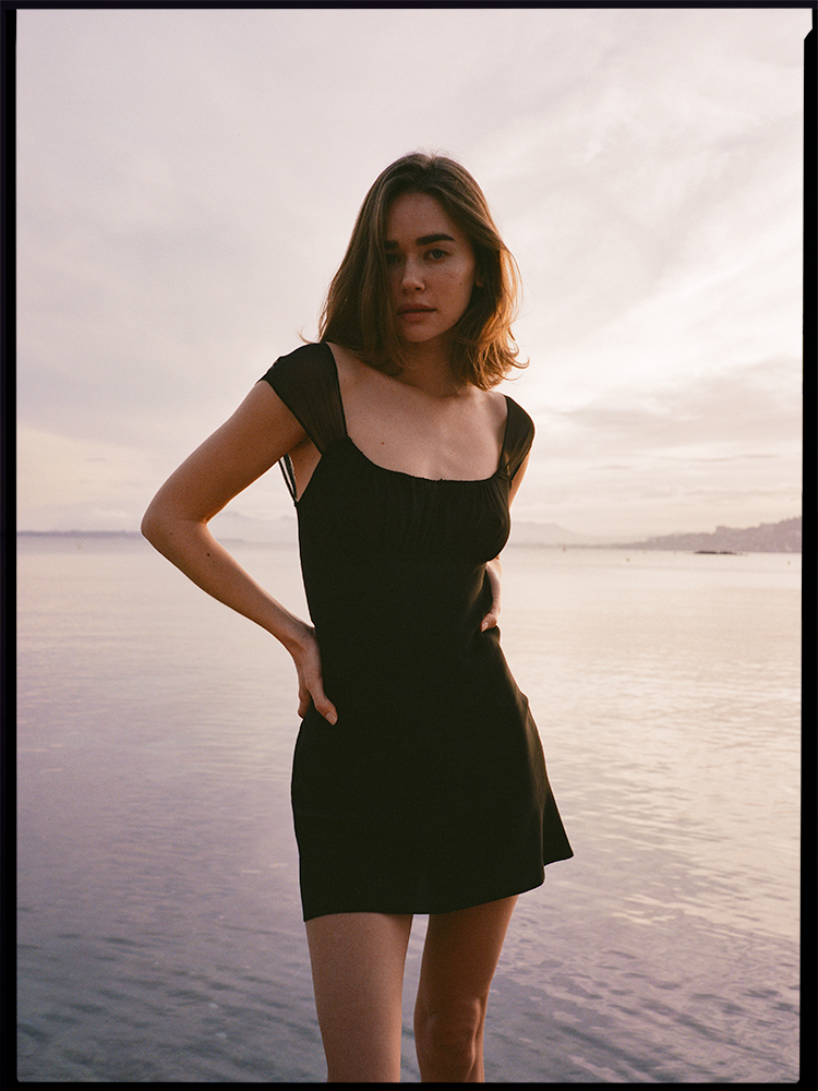 【Realisation Par】シルク100%ラップワンピース Gia Midnight Rose | Long sleeve black floral silk maxi dress