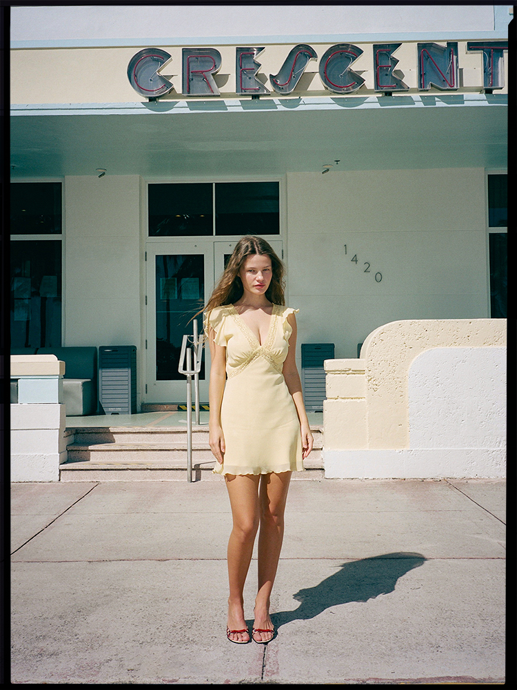 Erin Golden | Yellow Silk Mini Dress | Réalisation
