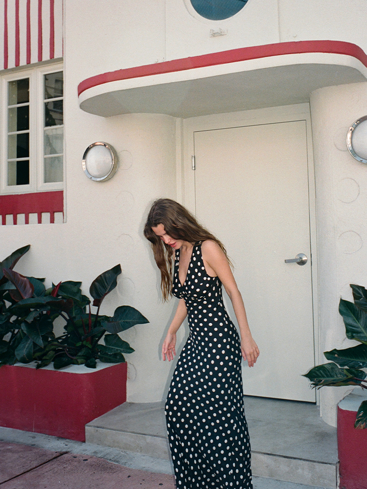 The Delphine - Midnight Spot, model shot