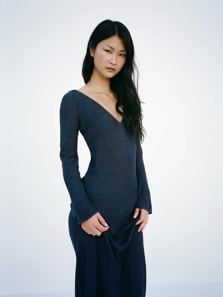 The Odilia - Dark Denim, model shot