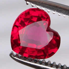 7.50 mm { 2.18 cts } Heart AAA Fire AAA Red Mozambique Ruby Natural ( VVS Clarity )--AAA Grade