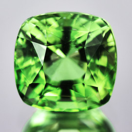 7.80 mm { 2.70 cts} Cushion AAA Neon AAA Green Madagascar Apatite Natural {Flawless-VVS}--AAA Grade