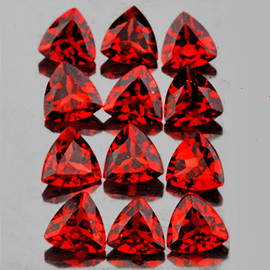 4.00 mm 12 pcs Trilliant Brilliant Cut AAA Fire Natural AAA Red Mozambique Garnet {Flawless-VVS1)