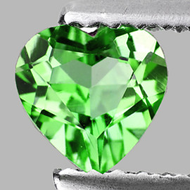 5.50 mm { 0.53 cts} Heart Briiliant Cut AAA Fire Natural Green Tsavorite Garnet {  Flawless-VVS }