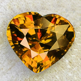 7.00 mm { 1.16 cts } Heart Red Flash Natural Golden Yellow Sphene { Flawless-VVS }