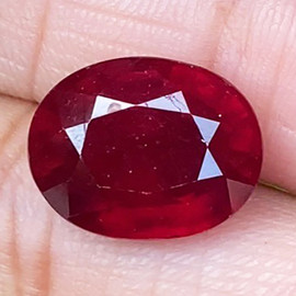 14.5x11.5 mm { 11.96 cts } Oval Natural Red Mozambique Ruby