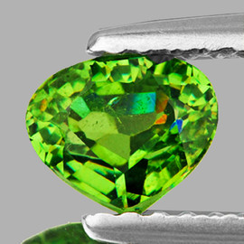 0.78 cts Heart 5.00 mm AAA Fire Premium Green Demantoid Natural