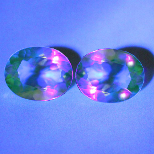 8x6 mm 2pcs Oval Amazing! Color Change White to Neon Green Natural Hyalite Opal {Flawless-VVS}--AAA Grade